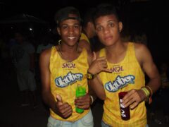 Oktober 10 Anos